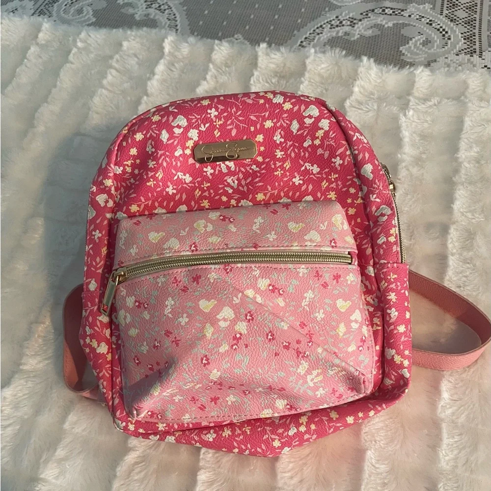 Jessica Simpson charming pink